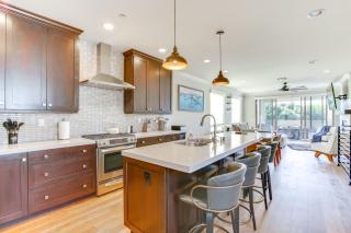Views of Mission Bay Bright Home with Rooftop Patio - San Diego - 2