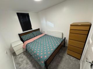 Brand New - One Bed Studio Flat - Dorney - 5
