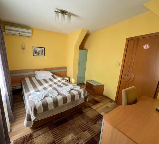 ALPHA family HOTEL - Blagoevgrad - 8
