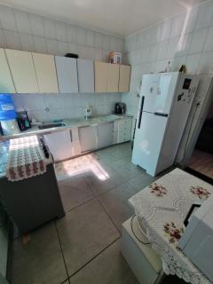 Quarto confortável com banheiro privativo em aconchegante residência - 4