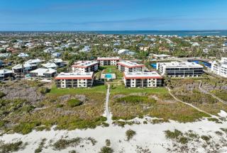 Stunning 2nd Story Beachfront Condo On Sanibel Island 2D2 - Sanibel - 4