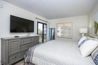 Stunning 2nd Story Beachfront Condo On Sanibel Island 2D2 - Sanibel - 2