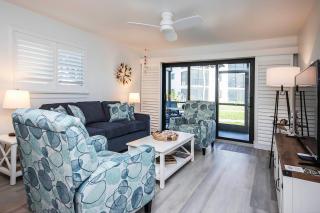 Beautiful Beachfront Condo Steps From The Beach On Sanibel Island 2D1 - Sanibel - 4