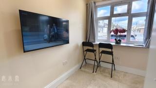 Cosy Studio in Ruislip - - 5