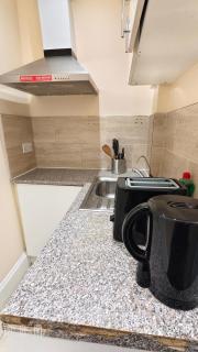 Cosy Studio in Ruislip - - 1