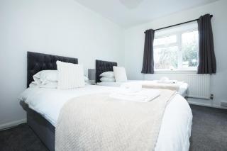Highfield Place by N And N Stays, Great Location, Plenty of on Street Parking, Perfect for Contractors, Workers & Families visiting Bath, Great disc for long stays avaialable - Bath - 3