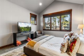 Luxury Schaffer's Mill Townhome Close to Northstar - Truckee - 2