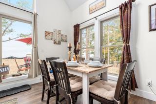 Beautiful Overlooking Shoreline 2BDR Chalet 2892 - 6