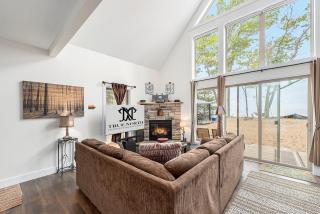Beautiful Overlooking Shoreline 2BDR Chalet 2892 - 7