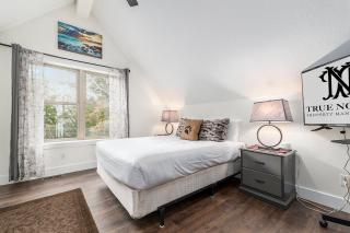 Beautiful Overlooking Shoreline 2BDR Chalet 2892 - Arcadia - 4