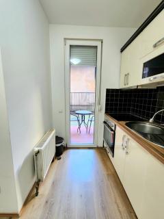 Cozy Apartment in City Center Prishtina - Prishtinë - 4