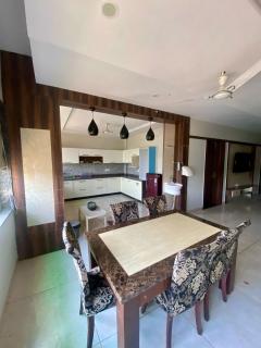 The White Outhouse At Banipark First Floor - Jaipur - 1