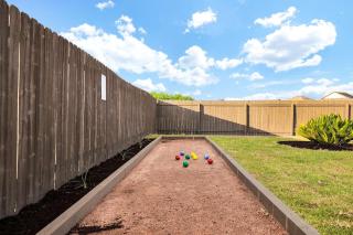 7 mi Lackland BMT HotTub SeaWorld Bocce BIG CHESS - 6