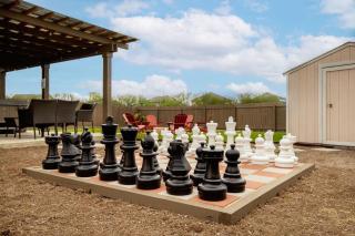 7 mi Lackland BMT HotTub SeaWorld Bocce BIG CHESS - 9