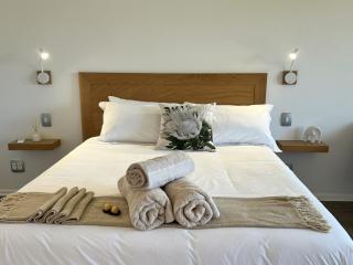 Ocean Daze Brookes Hill Suites - Beachfront Spot - 5