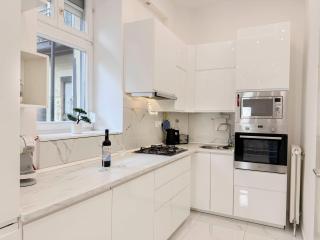 Izabellas Luxury Suite Downtown - Boedapest - 3