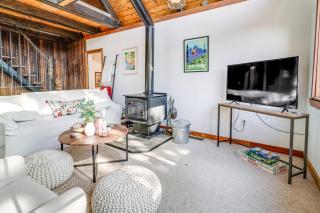 Serene Lakes Cabin with Deck Dog Friendly! - Soda Springs - 7