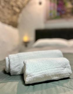 Unique Romantic Cave with air conditioner - 8