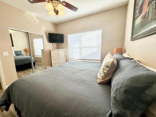 Walk-in Condo A-4 - Hollister - 3