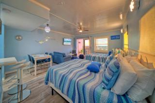 2 Condos in Beachfront Complex Pool PickleballTennis Court Beach Boardwalk - Port Aransas - 2