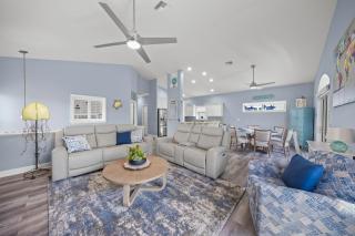 Griffins Island Getaway - Coastal Luxury with Private Pool Game Room Steps to Anna Maria Beaches - Holmes Beach - 1