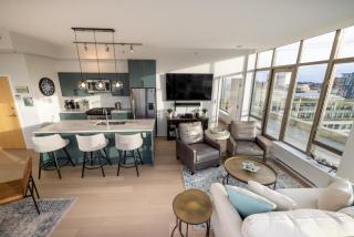 Victoria's SEA-Cret - 1