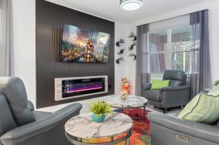 Lux Villa Heated Pool FREE Parks FREE Baby Items Resort Amenities Private Theater & Arcade - 2