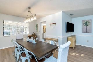 Fun & family-friendly modern beach home with pool - Largo - 8