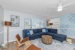 Fun & family-friendly modern beach home with pool - Largo - 7