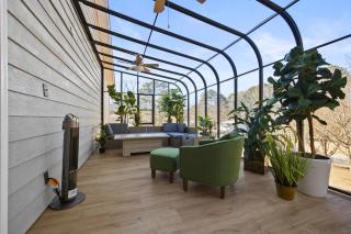 20 Percent off House with Patio Glassroom & Grill - 9