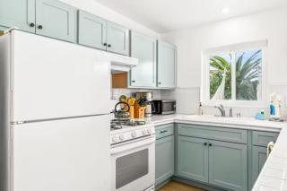 Lillies Oceanview Retreat - Summerland - 4