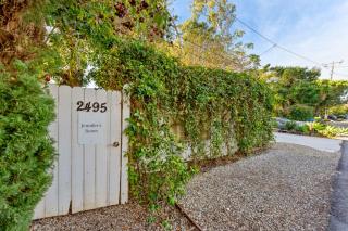 Jennifers Room - Pet Friendly - Summerland - 7