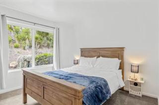 Summerland Beach Oasis- Pet Friendly - Summerland - 8
