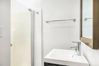 Gillians Room- Pet Friendly - Summerland - 3