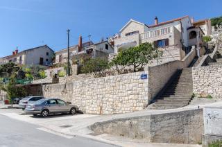 Apartments Gogi - Postira - 0
