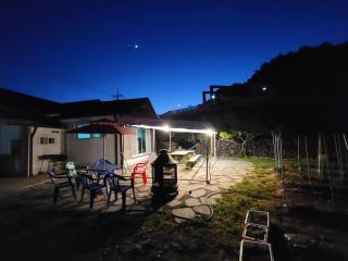 Completely private house, karaoke room, massage machine, barbecue, 2 toilets, comfortable house where you can play all night, 5 minutes by car by the sea - Yangyang - 4