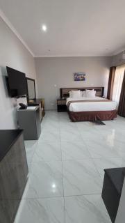 LENNON QUALITY Hotel - 5