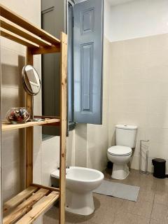 Central 3 bedroom with balcony - Lissabon - 5