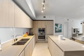 High-End Apartment in a Luxury Resort with Gorgeous Amenities - Hollywood - 1