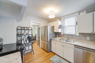 11 Mi to Dtwn Cleveland Family Home with Yard - Garfield Heights - 1