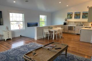 Lakeside Boathouse - Wasilla - 4