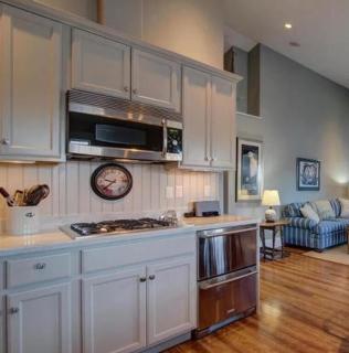 Lakeside Boathouse - Wasilla - 2