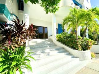 Cozy, well-located 3 bedroom Apartment, 5 min from Rodadero Beach, Free Parking - 9