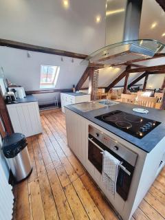 Seaside loft whitby abbey views with parking - 7