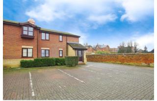 Charming 2 bedroom apartment - 4