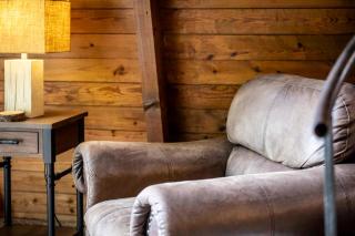 Cozy & Comfortable Cabin I Great Views I Hot Tub - Sevierville - 2