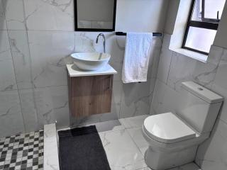 Swiss Guest Lodge - Boksburg - 3