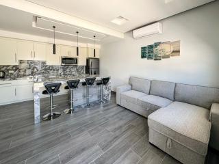 Apt Four A #1 - 8