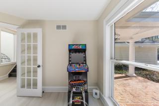 Private Riverside Retreat - Dock, BBQ & Game Room - - 3