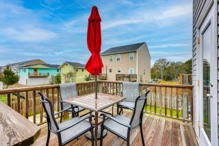 1 Mi to Ocean Modern Carolina Beach Townhome - Carolina Beach - 4